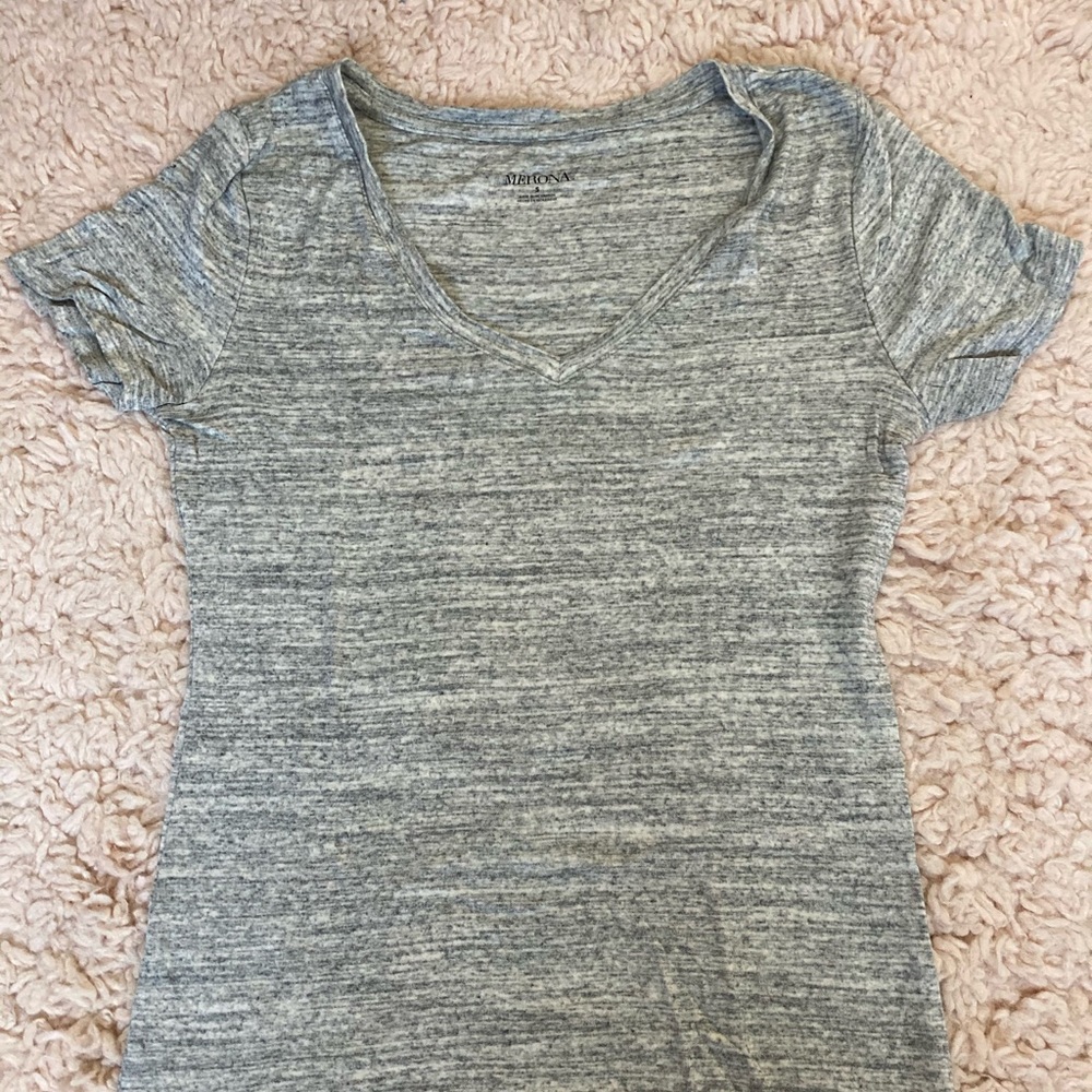 Grey top :)